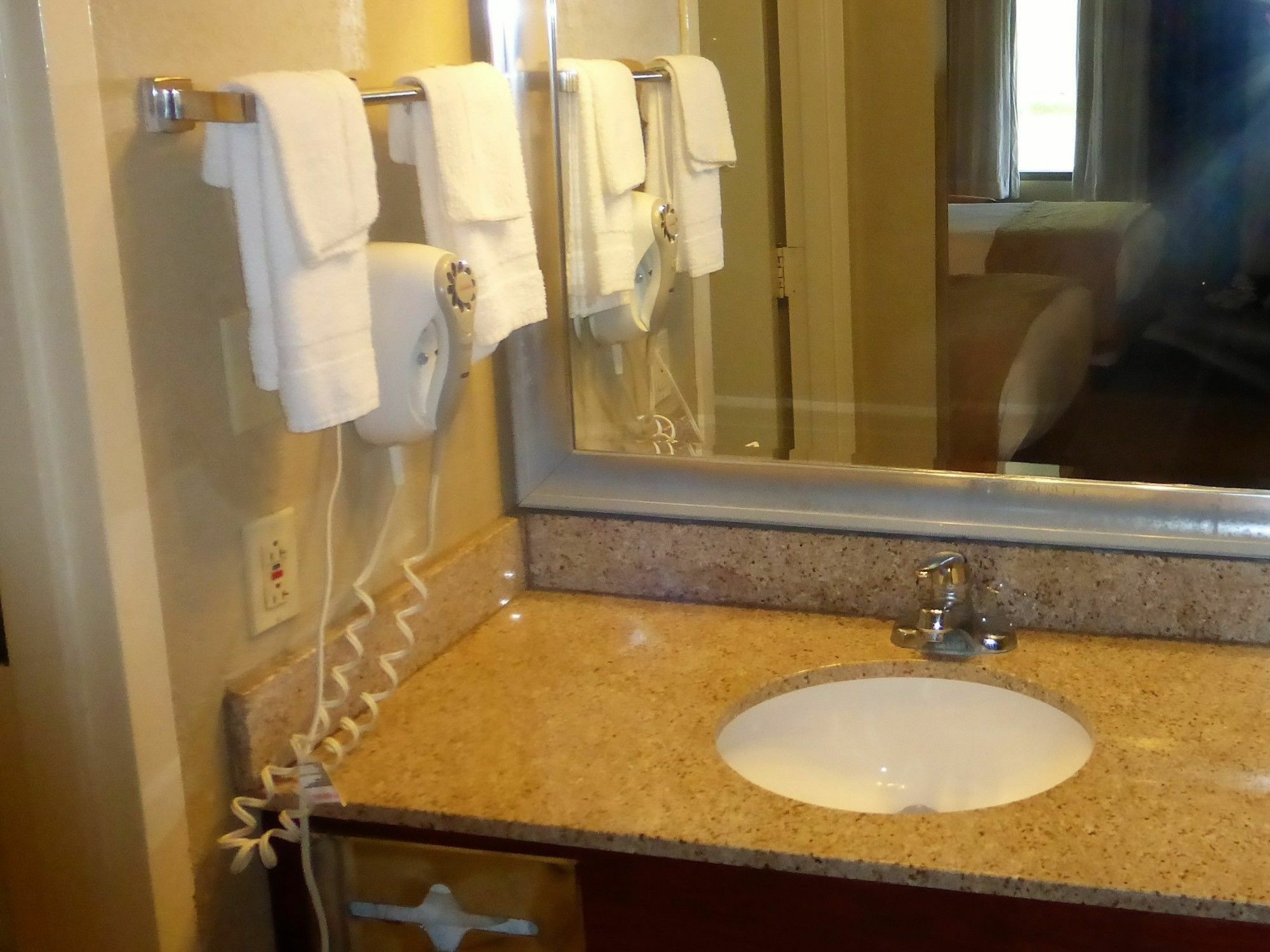 Quality Inn Gulfport I-10 Exterior photo